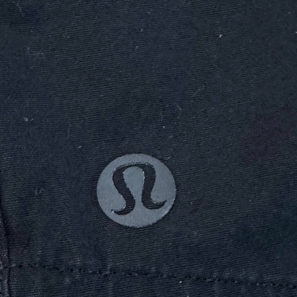 Lululemon Men's Move Hidden Button Down Shirt XL Black Minimal Sleek EUC - Picture 3 of 6